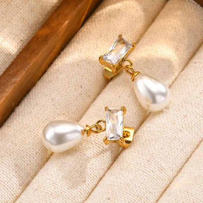 Gold Crystal Pearl Drop Earrings - Earrings - 18k Gold Plated Waterproof Jewellery - Collection 9