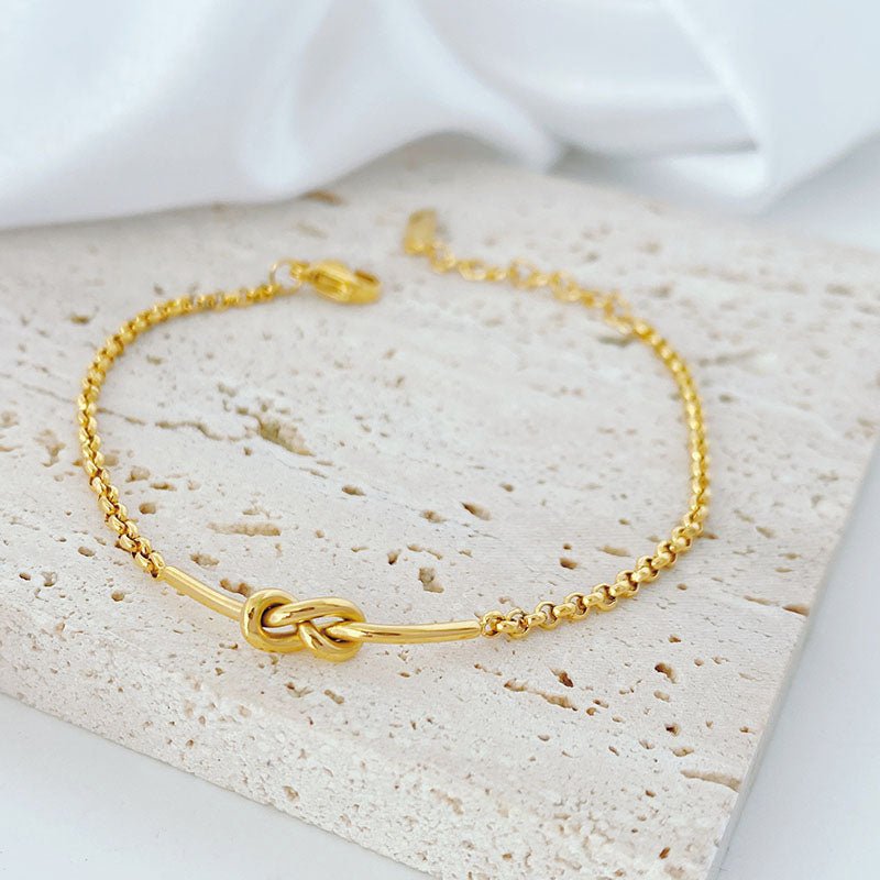 Gold 3D Love Knot Bar Box Chain Bracelet - Bracelets - 18k Gold Plated Waterproof Jewellery - Collection 9