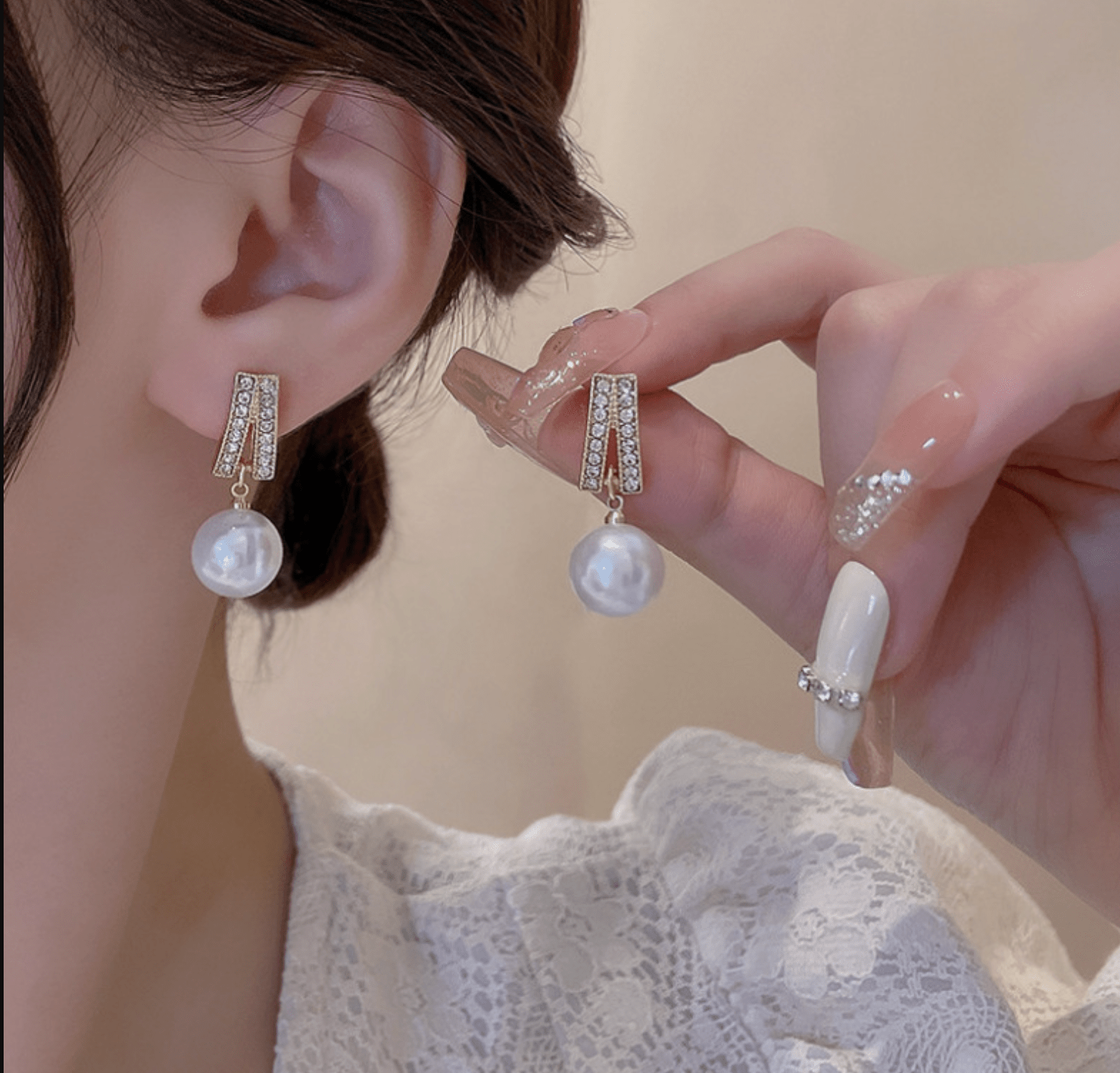 Gold Crystal Pearl Drop Earrings - Earrings - 18k Gold Plated Waterproof Jewellery - Collection 9