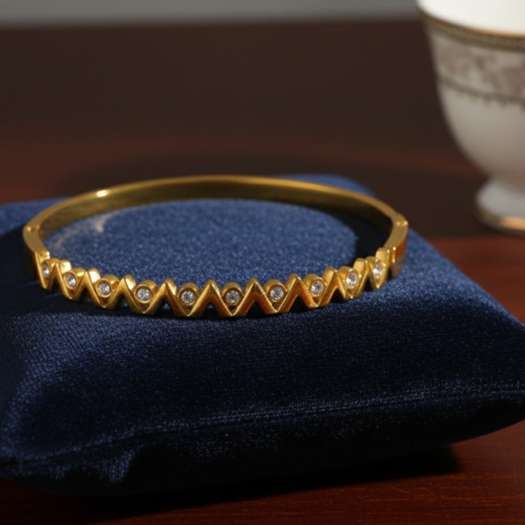 Gold Crystal Zigzag Bangle - Bracelets - 18k Gold Plated Waterproof Jewellery - Collection 9
