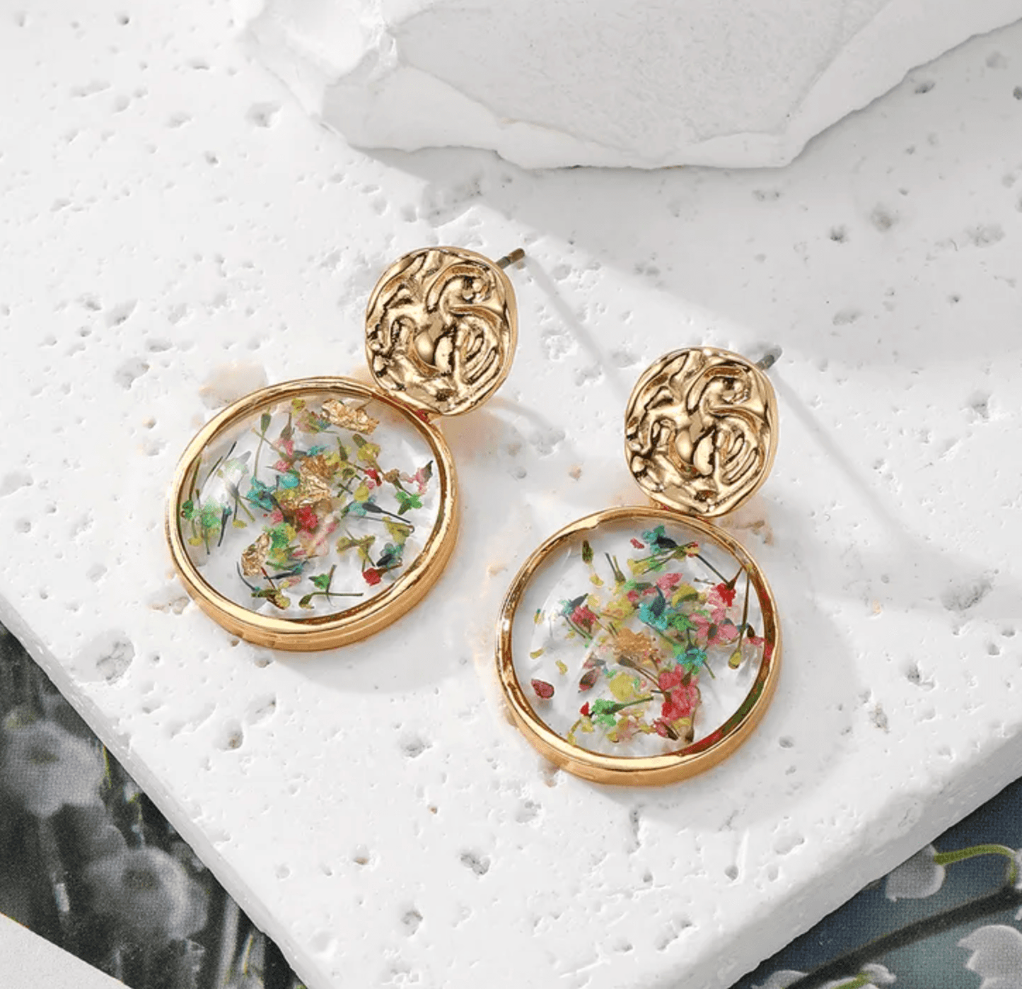 Gold Hammered Dried Flower Resin Drop Earrings - Drop Earrings - 18k Gold Plated Waterproof Jewellery - Collection 9