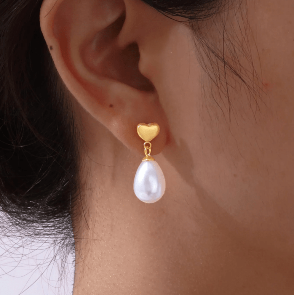 Gold Heart Pearl Drop Earrings - Earrings - 18k Gold Plated Waterproof Jewellery - Collection 9