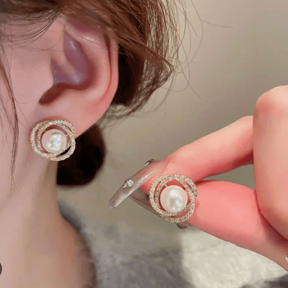 Gold Pearl Crystal Halo Stud Earrings - Earrings - 18k Gold Plated Waterproof Jewellery - Collection 9