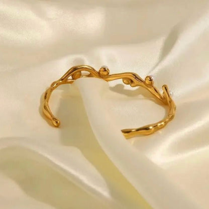 Gold Pearl Wave Bangle - Bracelets - 18k Gold Plated Waterproof Jewellery - Collection 9