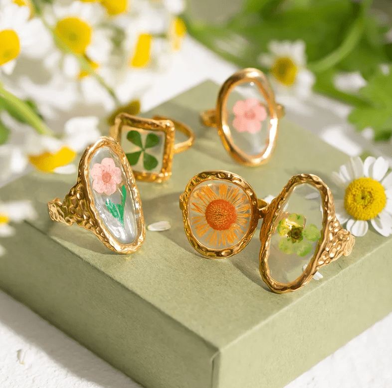 Gold Pressed Flower Ring - Ring - 18k Gold Plated Waterproof Jewellery - Collection 9