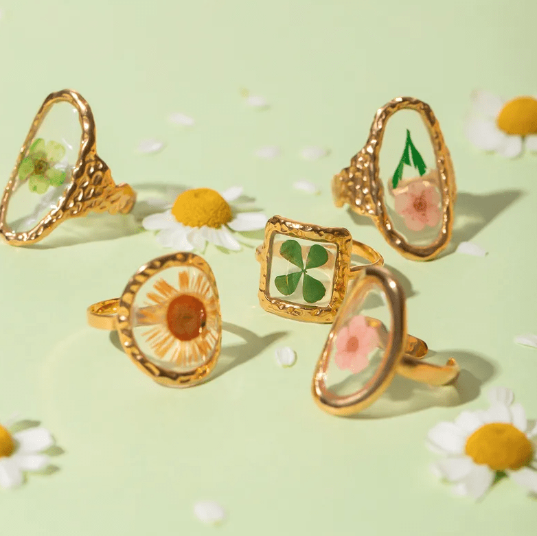 Gold Pressed Flower Ring - Ring - 18k Gold Plated Waterproof Jewellery - Collection 9