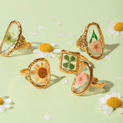 Gold Pressed Flower Ring - Ring - 18k Gold Plated Waterproof Jewellery - Collection 9