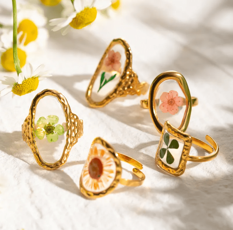 Gold Pressed Flower Ring - Ring - 18k Gold Plated Waterproof Jewellery - Collection 9