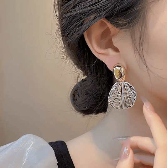 Gold Shell Drop Earrings - Earrings - 18k Gold Plated Waterproof Jewellery - Collection 9