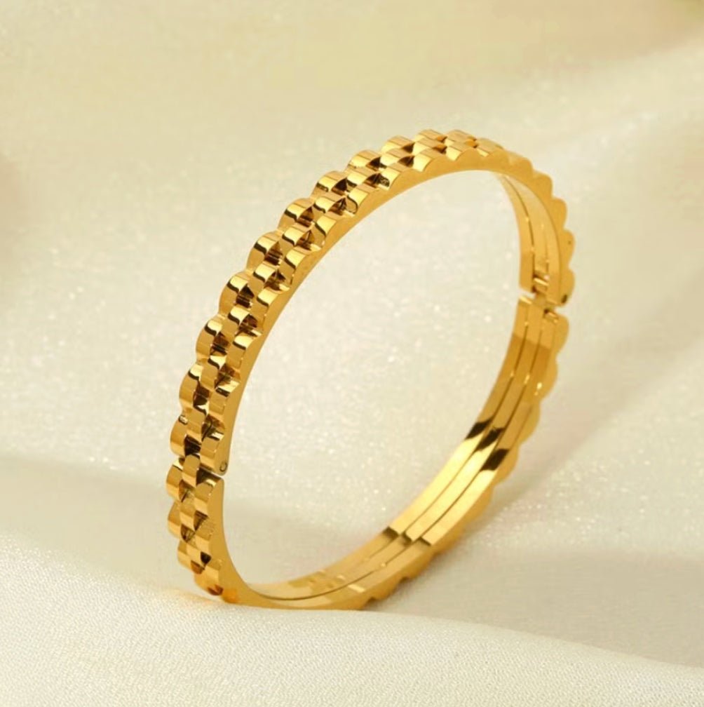 Gold Textured Bangle - Bracelet - 18k Gold Plated Waterproof Jewellery - Collection 9