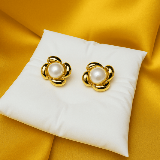 Gold Twisted Pearl Earrings - Earrings - 18k Gold Plated Waterproof Jewellery - Collection 9