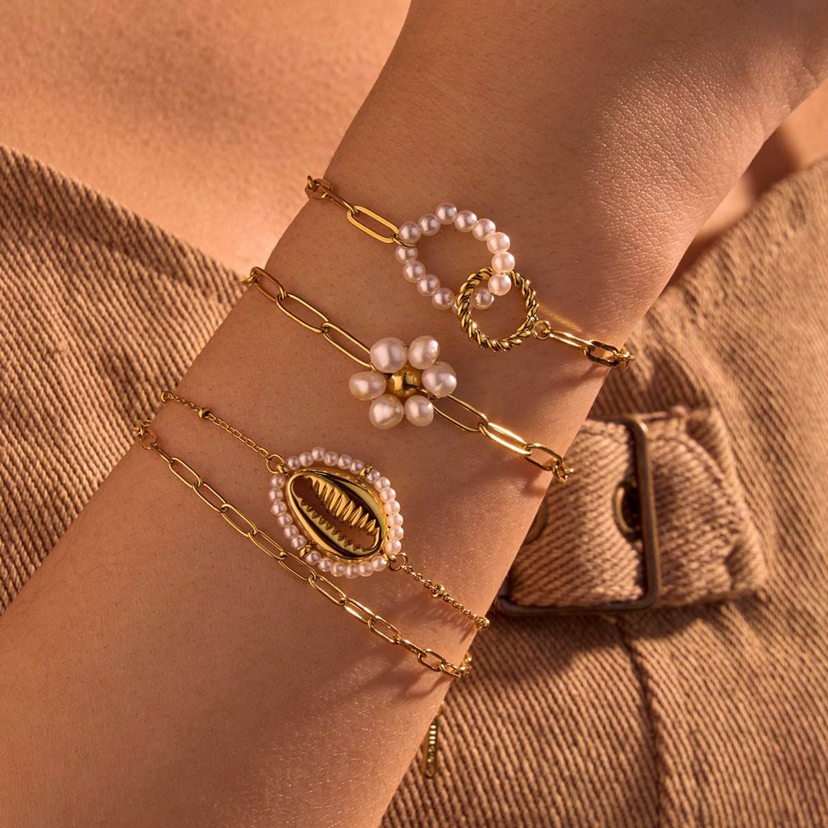 Gold Twisted Rope Heart & Pearl Charm Paperclip Chain Bracelet - Bracelets - 18k Gold Plated Waterproof Jewellery - Collection 9