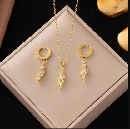 Gold Conch Shell Crystal Jewellery Set - Jewellery Set - 18k Gold Plated Waterproof Jewellery - Collection 9