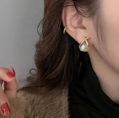 Gold Pearl Twist Earrings - Earrings - 18k Gold Plated Waterproof Jewellery - Collection 9