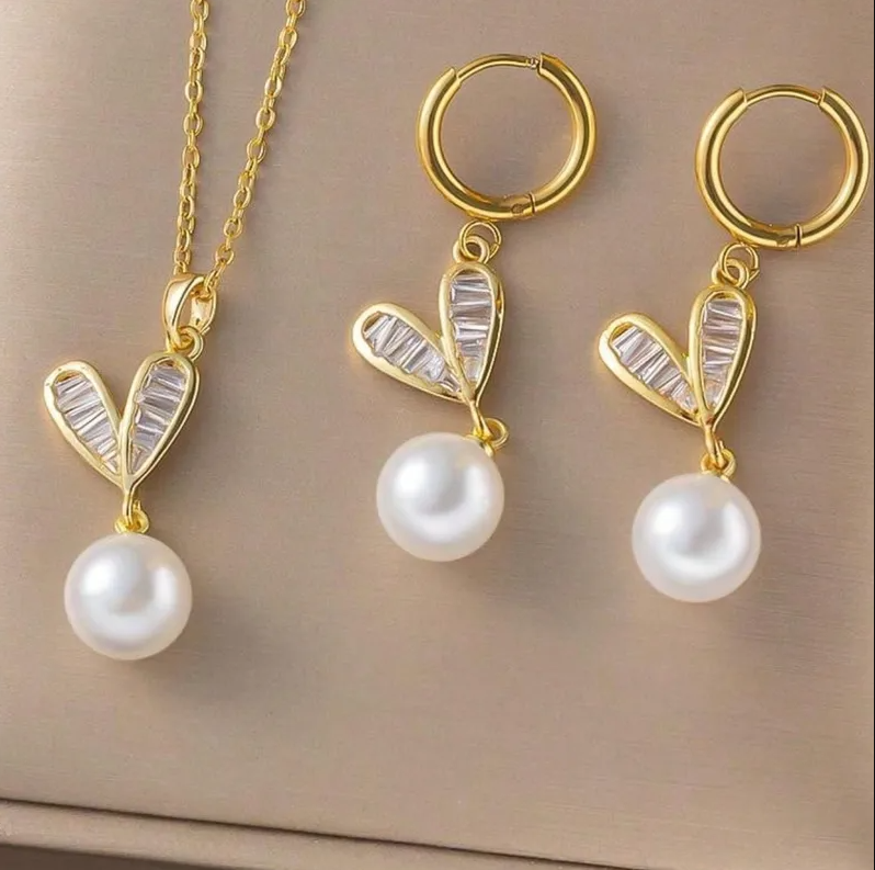 Gold Crystal Leaf White Pearl Jewellery Set - Jewellery Set - 18k Gold Plated Waterproof Jewellery - Collection 9