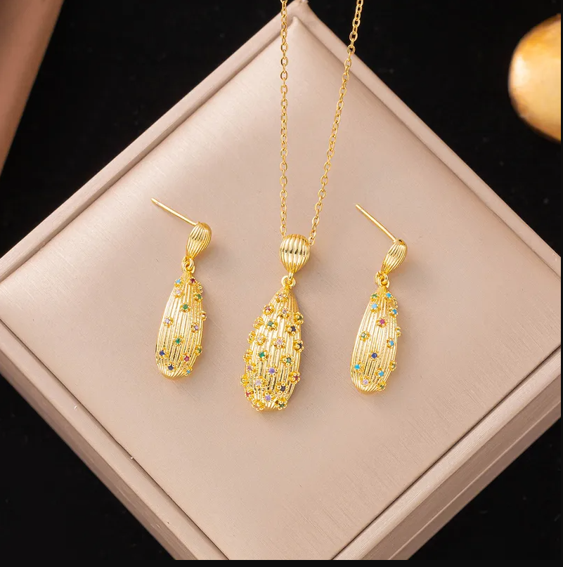 Gold Textured Oval Crystal Jewellery Set - Jewellery Set - 18k Gold Plated Waterproof Jewellery - Collection 9
