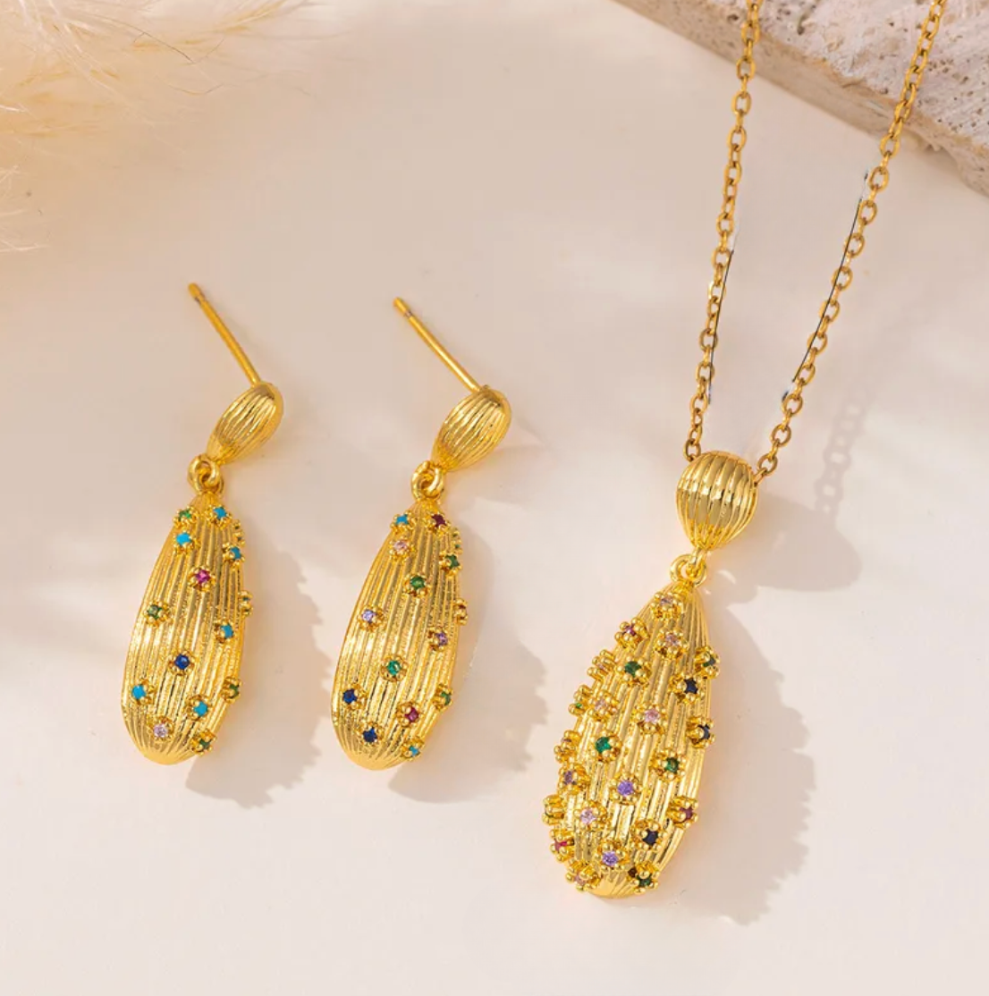 Gold Textured Oval Crystal Jewellery Set - Jewellery Set - 18k Gold Plated Waterproof Jewellery - Collection 9