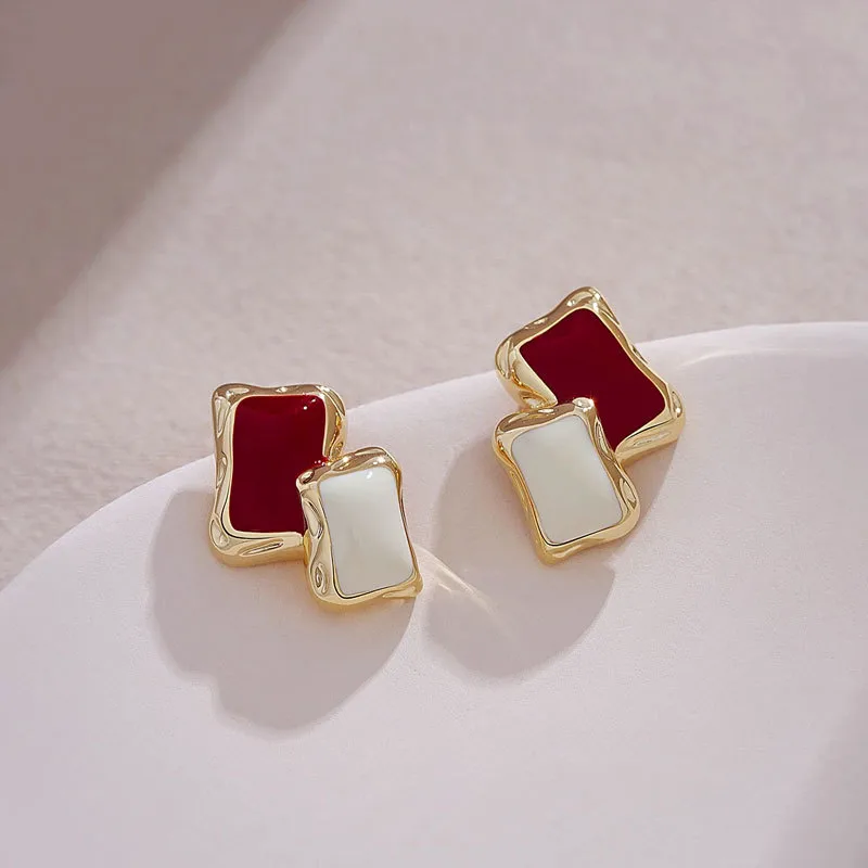 Red and White Enamel Knot Earrings - Earrings - 18k Gold Plated Waterproof Jewellery - Collection 9