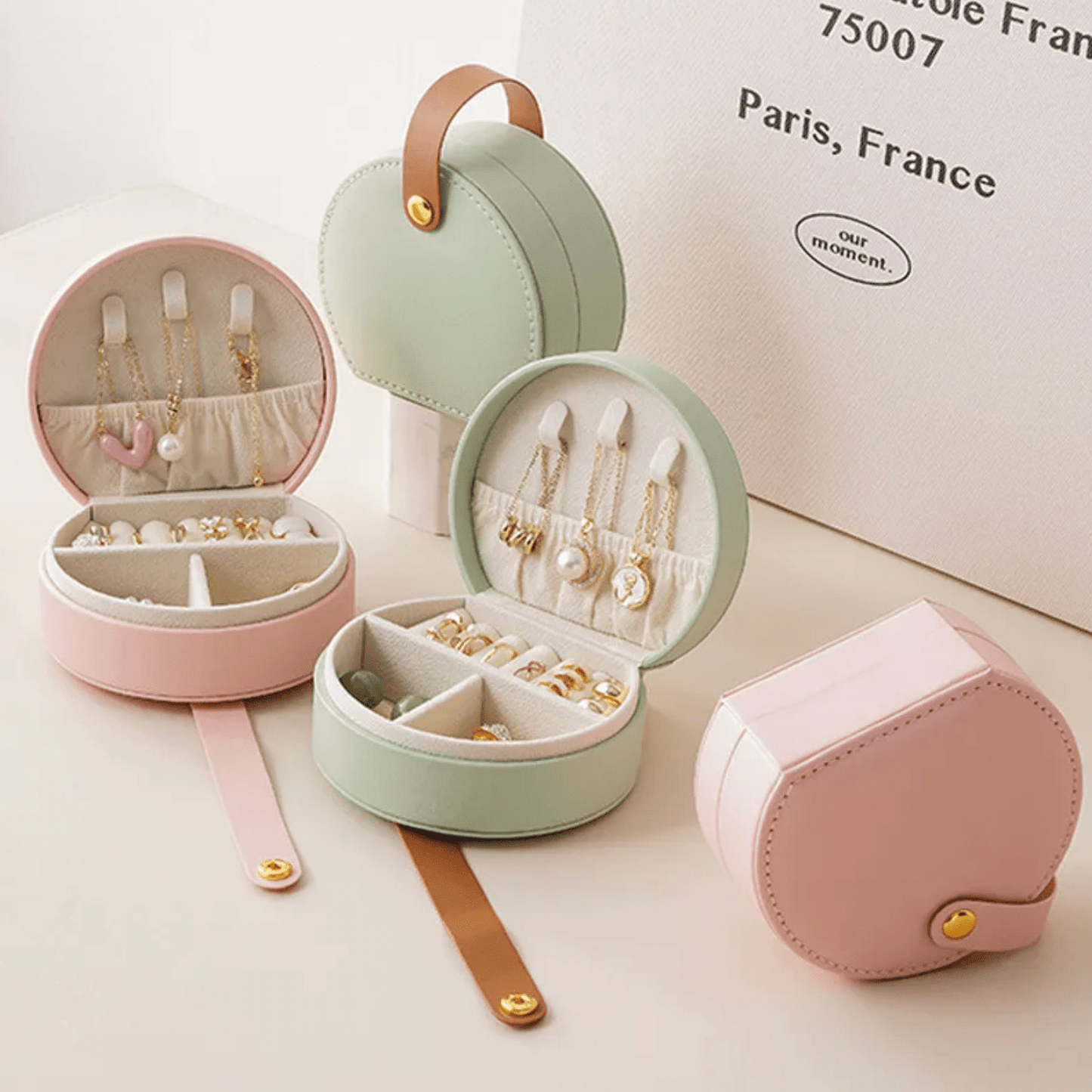 Round Luxury Travel Jewellery Box - Jewellery Boxes - 18k Gold Plated Waterproof Jewellery - Collection 9