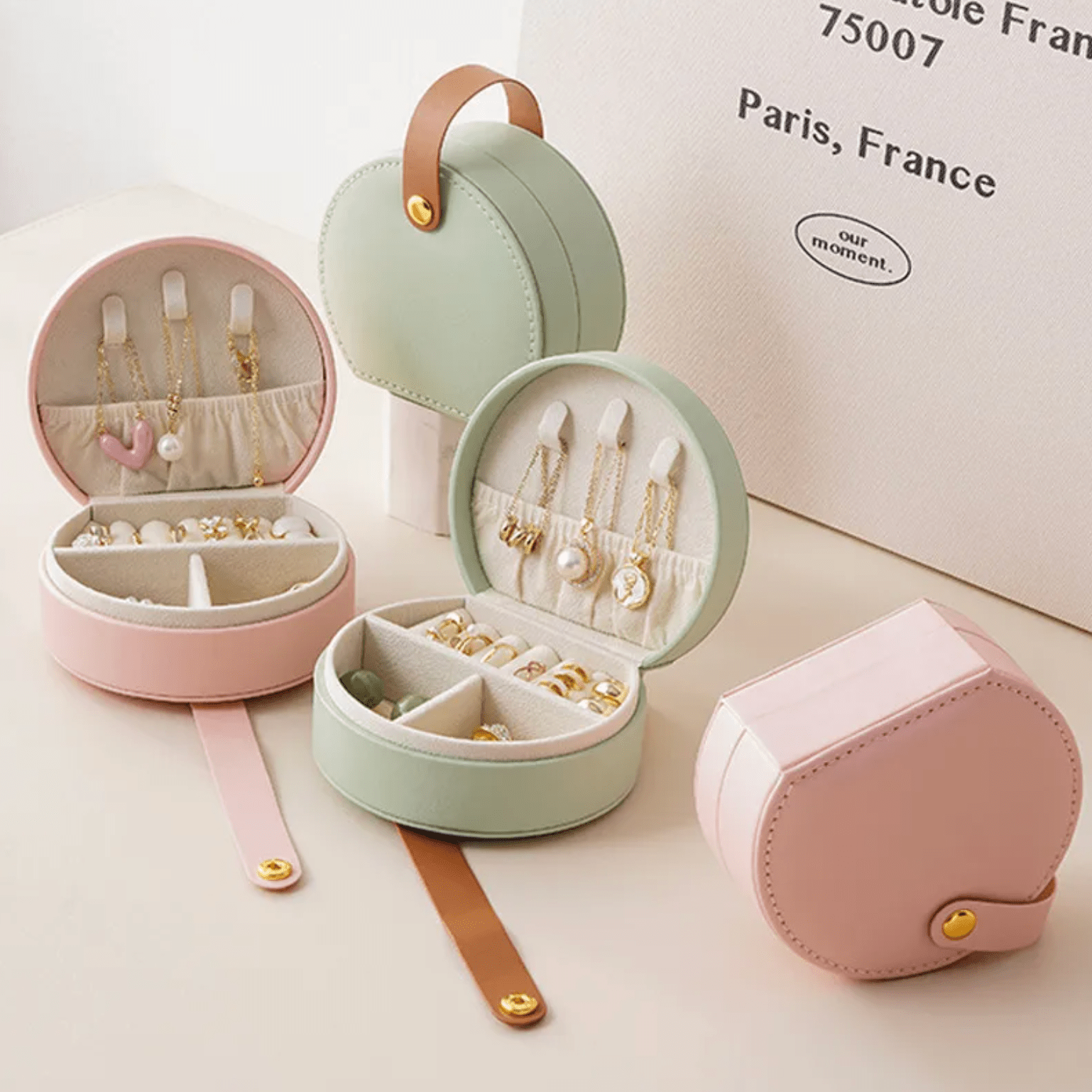 Round Luxury Travel Jewellery Box - Jewellery Boxes - 18k Gold Plated Waterproof Jewellery - Collection 9