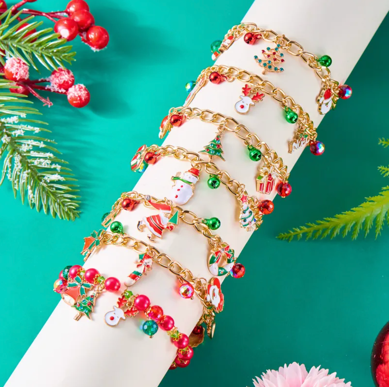 Santa & Gift Box Christmas Charm Bracelet - Bracelets - 18k Gold Plated Waterproof Jewellery - Collection 9